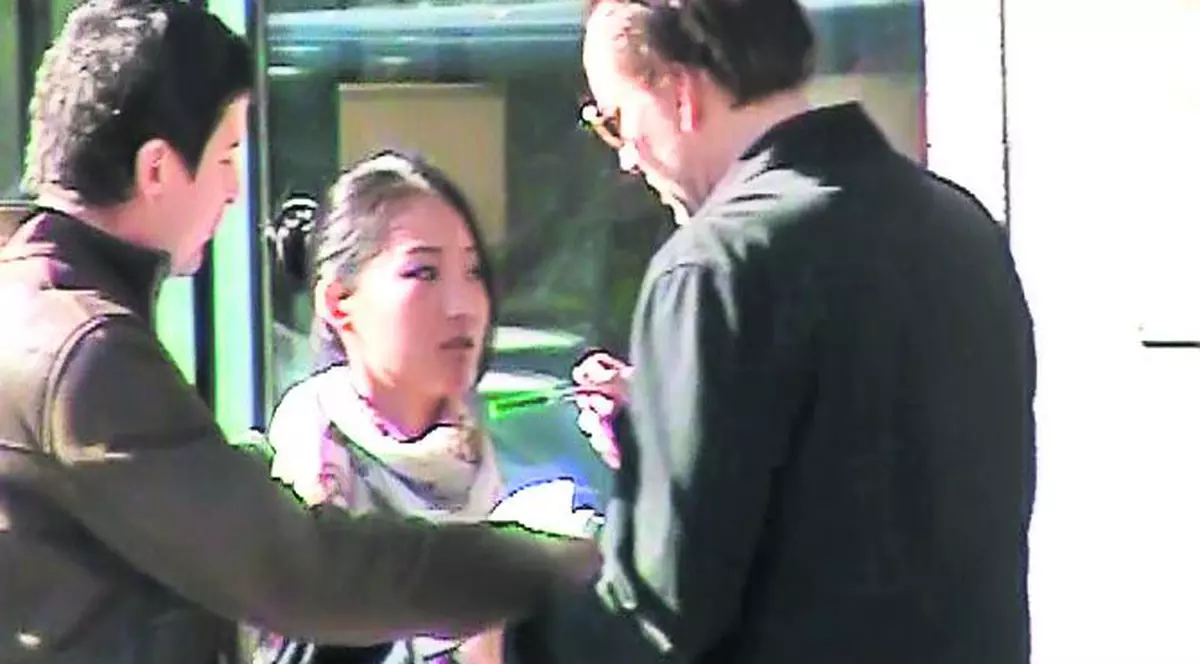 A tăiat puiul din ogradă ca să-i facă supă de pui lui Nicolas Cage