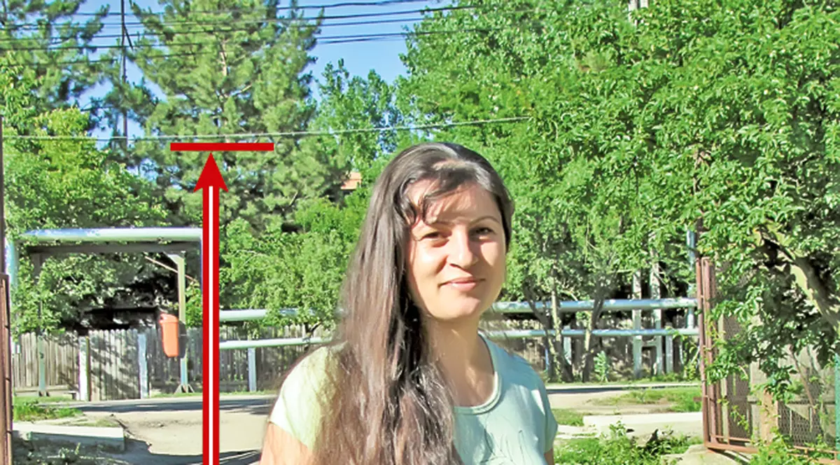 Îşi vinde părul ca să-şi achite ratele