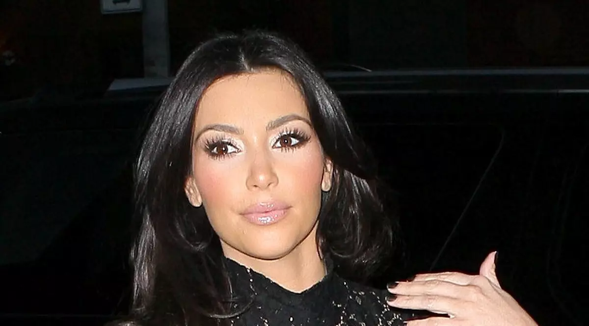 Kim Kardashian se apucă de cântat