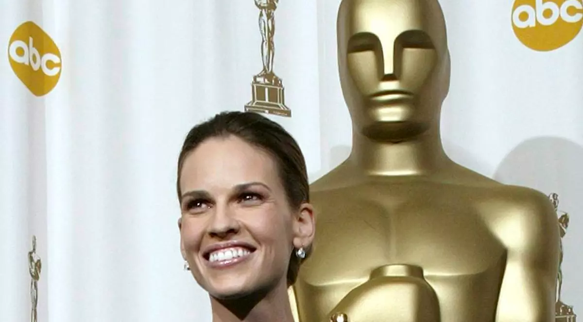 Hilary Swank: "Sunt atât de fericită că am fost concediată din Beverly Hills 90210"