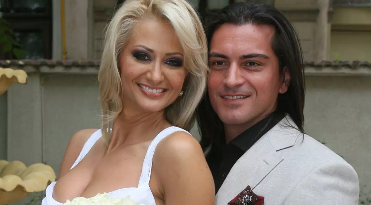 Divorţează Julia Jianu pentru amant?