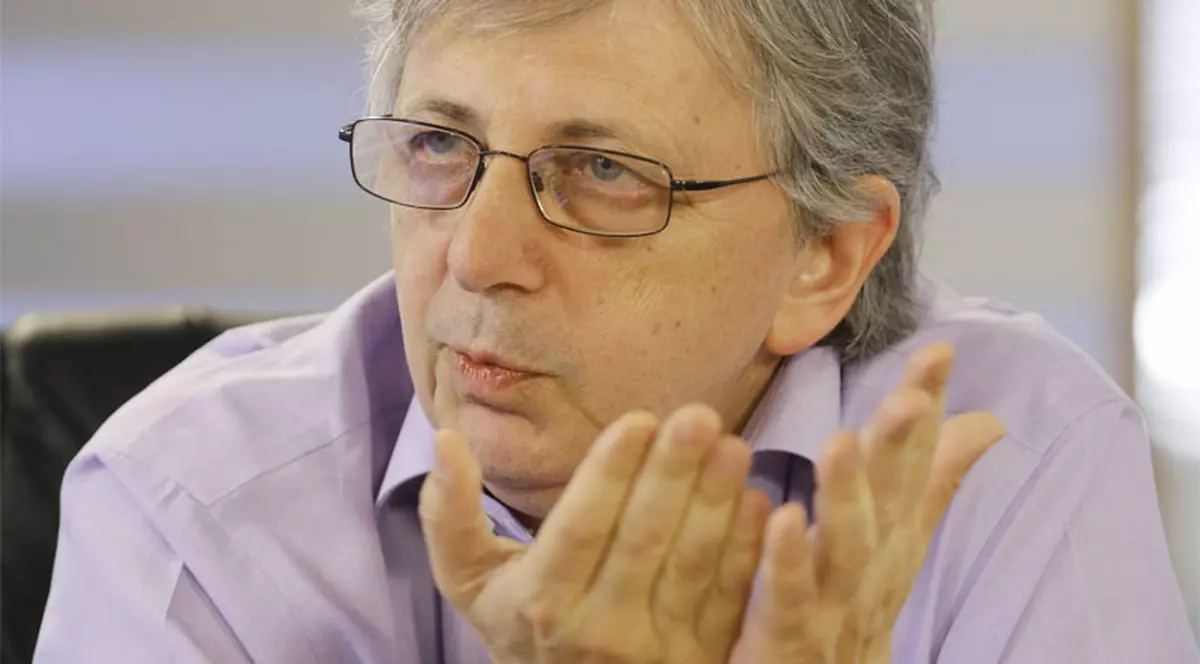 Tismăneanu: "Păunescu e plâns de cei care regretă frigul, foamea şi cozile"