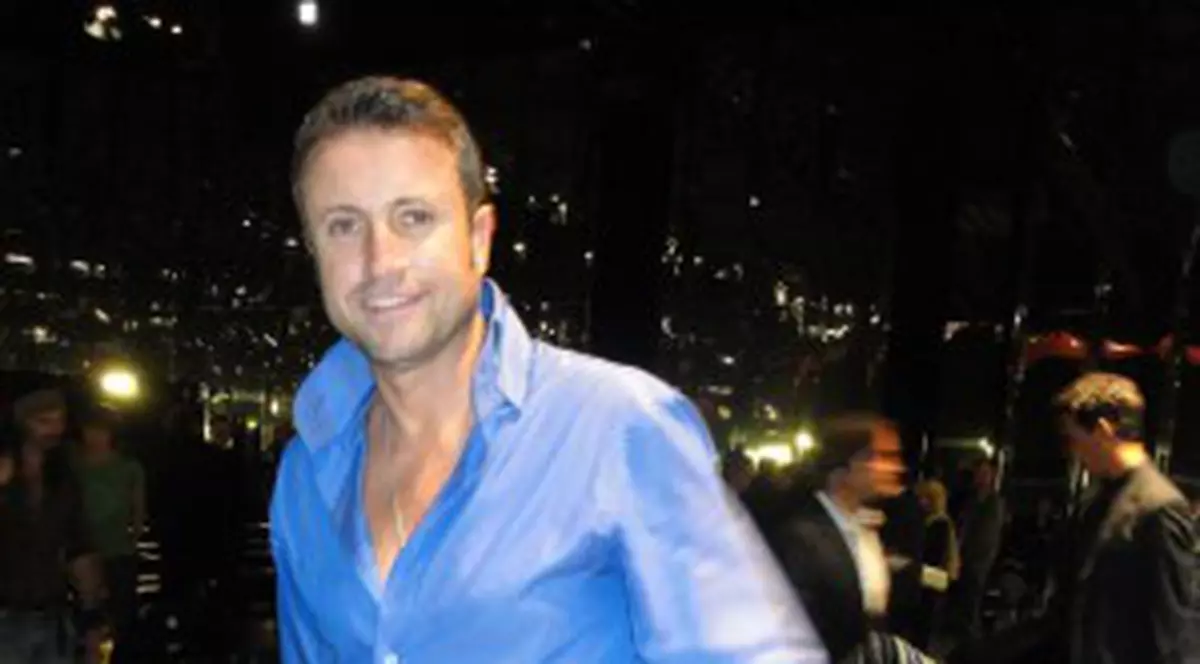 Cătălin Botezatu lansează biografia "Trei vieţi - Pedeapsa" pe 28 noiembrie