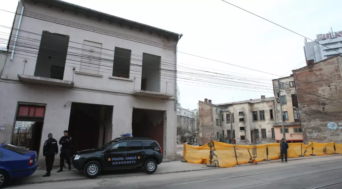 Dărâmăturile de la Buzeşti, ţinta hoţilor