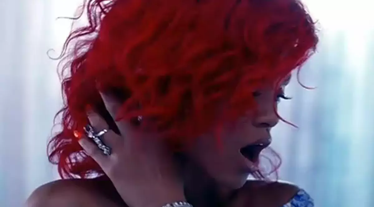 Video | Vezi videoclipul "Rihanna - What's My Name? ft. Drake"