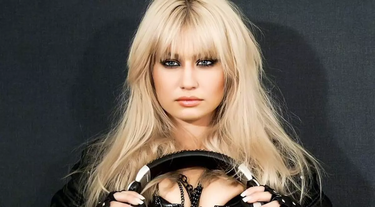 DJ Layla a primit peste 50 de cereri în căsătorie
