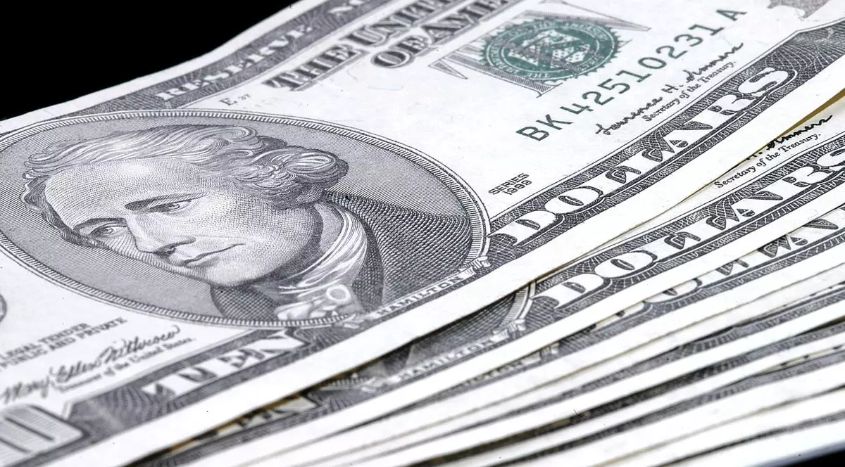 O tânără din SUA, acuzată că a trimis 800 $ unui grup terorist somalez