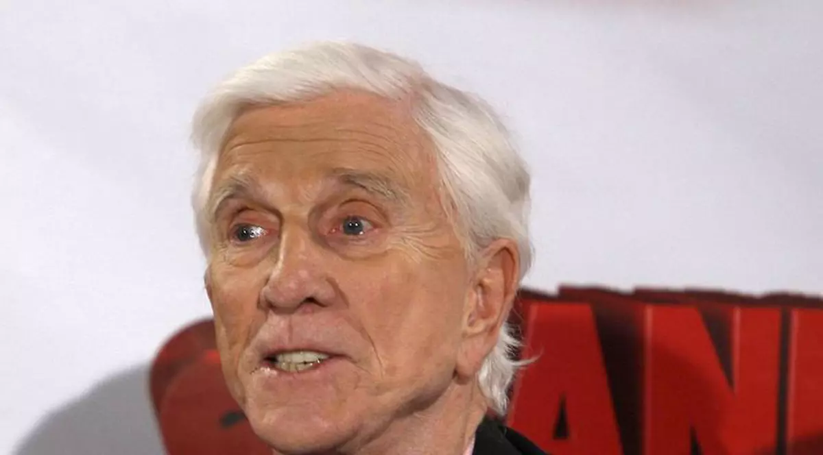 A murit actorul Leslie Nielsen 