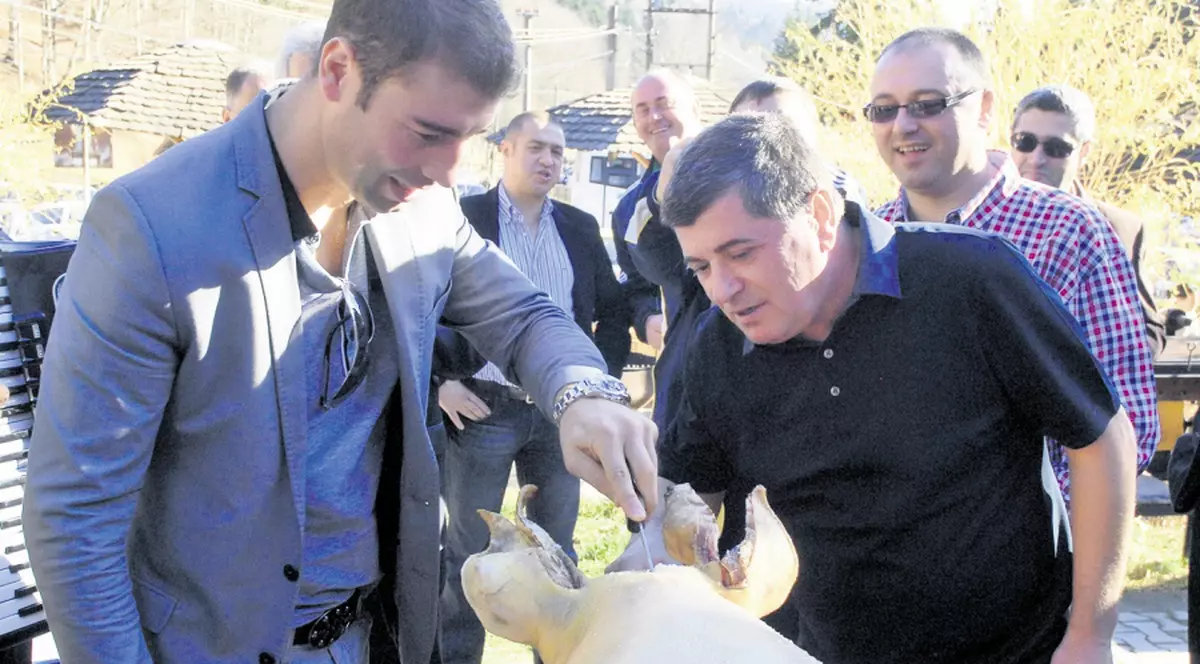 Bute a tăiat porcul