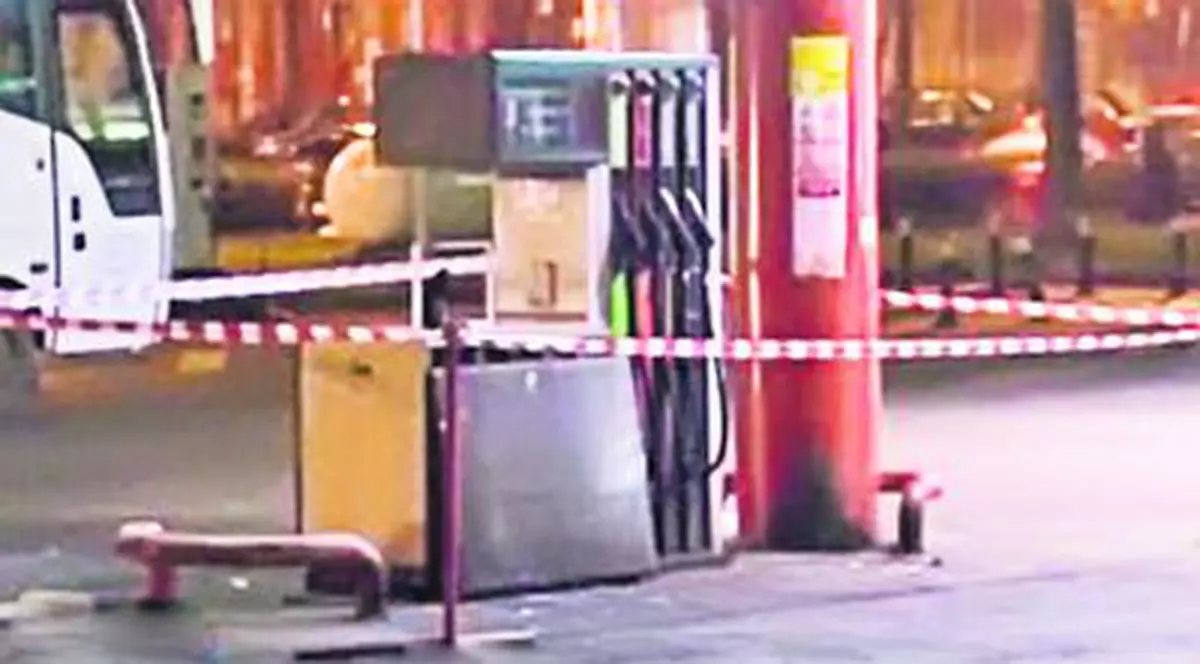 A vrut să calce vânzătoarea cu mașina dintr-un motiv stupid! Cum s-a încheiat incidentul