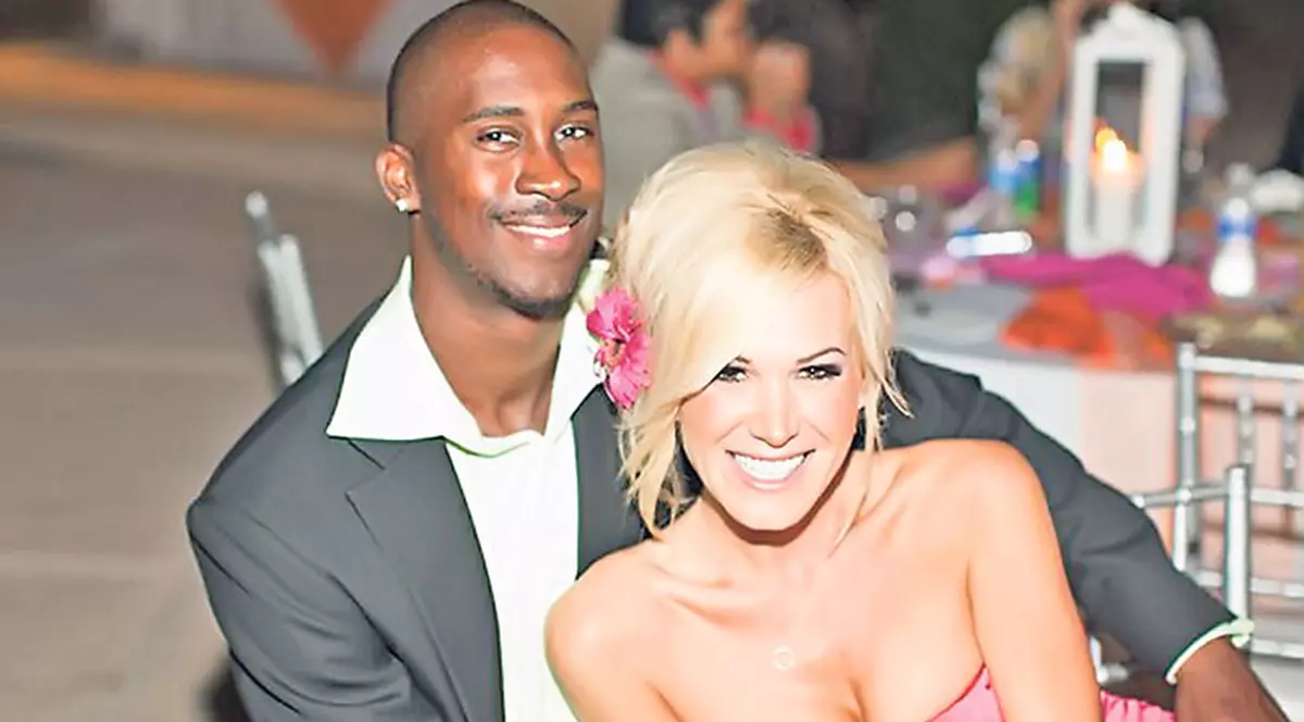 Extrema Stelei Turabo, americanul Robert Turner, are o iubită superbă