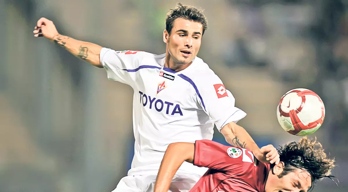 Mutu, luat la mişto în Italia | Dependent de «zăpadă?»