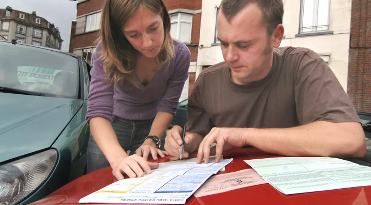 Vezi ce capcane ascunde asigurarea CASCO