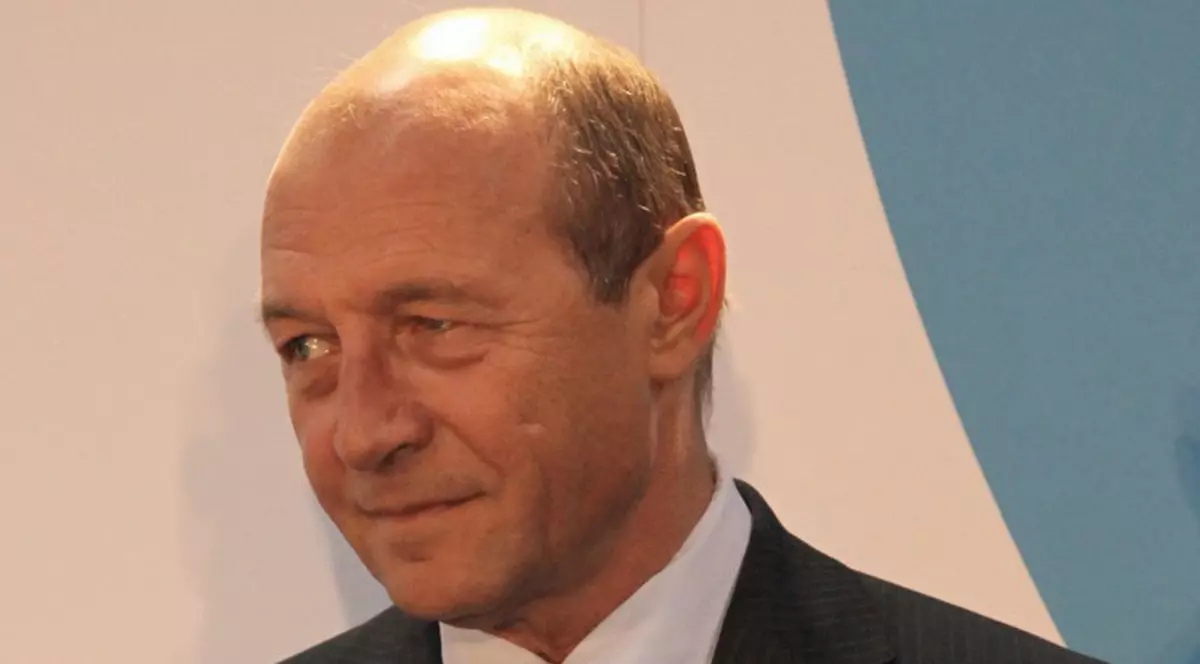 Traian Băsescu: ”Cetăţenii romi sunt o minoritate şi trebuie să ne-o asumăm”