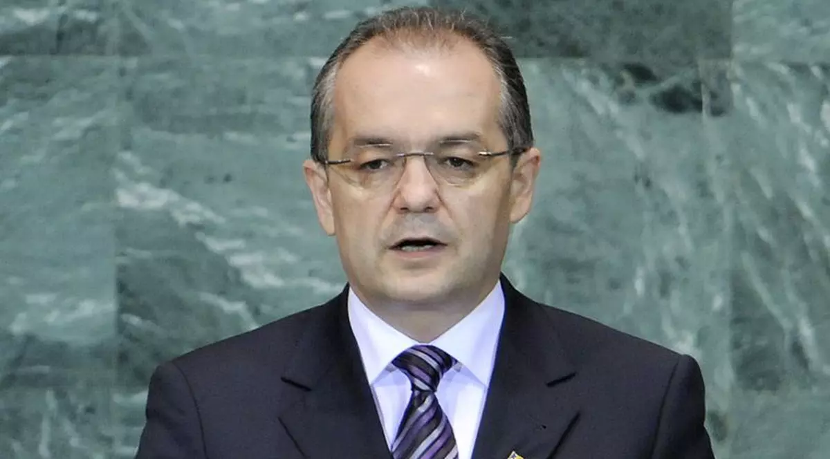 Boc: "România va avea nevoie de 5,7 miliarde de euro în 2011, pentru finanţarea deficitului" 