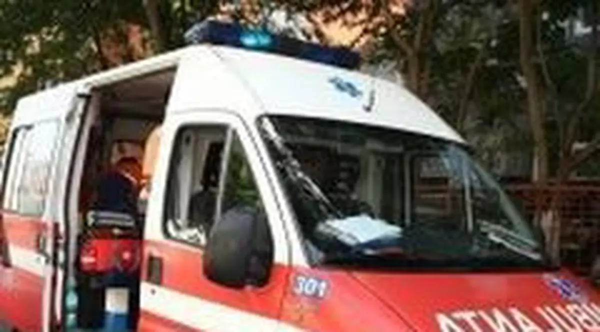  Un şofer beat a lovit o femeie pe trecerea de pietoni, după care a intrat într-un autobuz