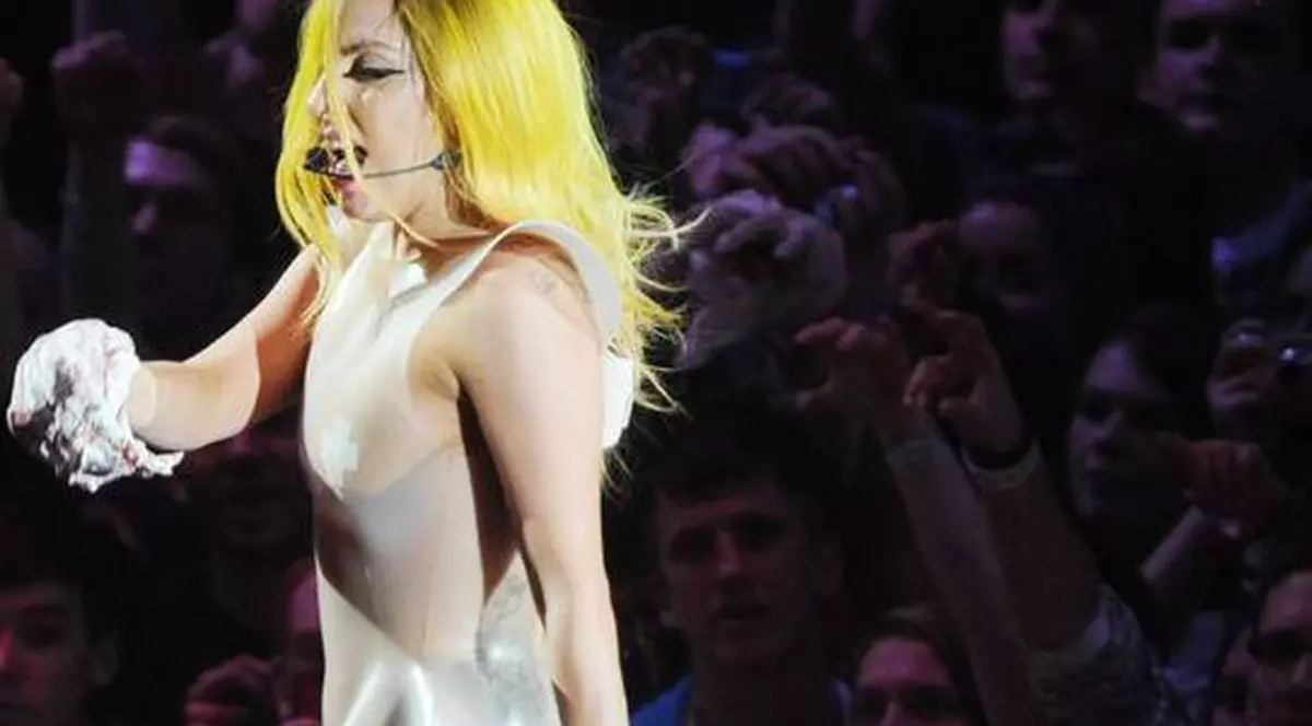 Zăpada anulează un concert al divei pop Lady Gaga la Paris