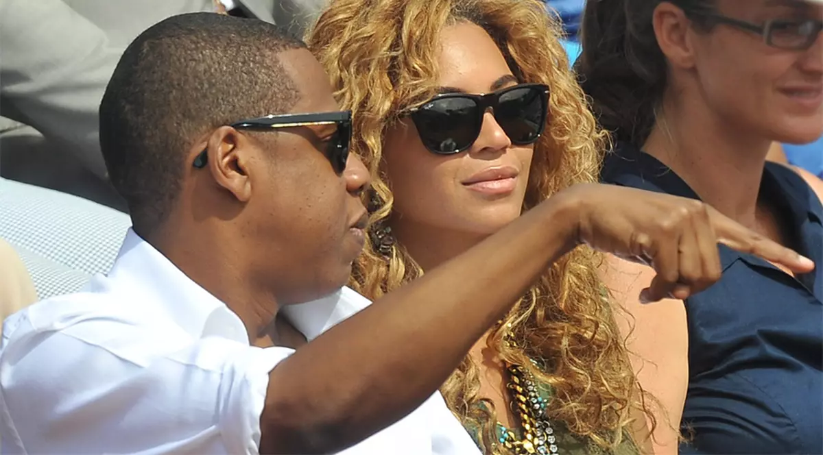 Jay-Z a fost lovit de... noroc. De sărbători s-a ales cu un Veyron şi 1.000.000 $