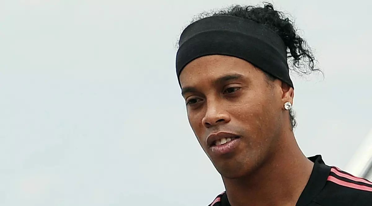 După 10 ani în Europa, Ronaldinho se întoarce acasă. Şi-a rezolvat transferul în discotecă!