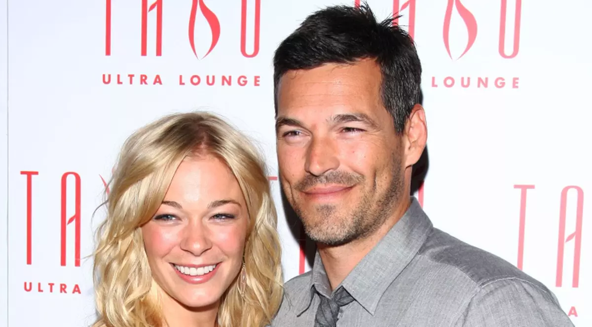 LeAnn Rimes s-a logodit cu Eddie Cibrian