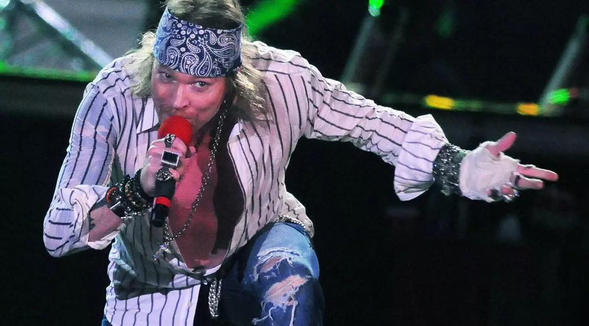 Axl Rose a fost desemnat cel mai bun solist din istorie