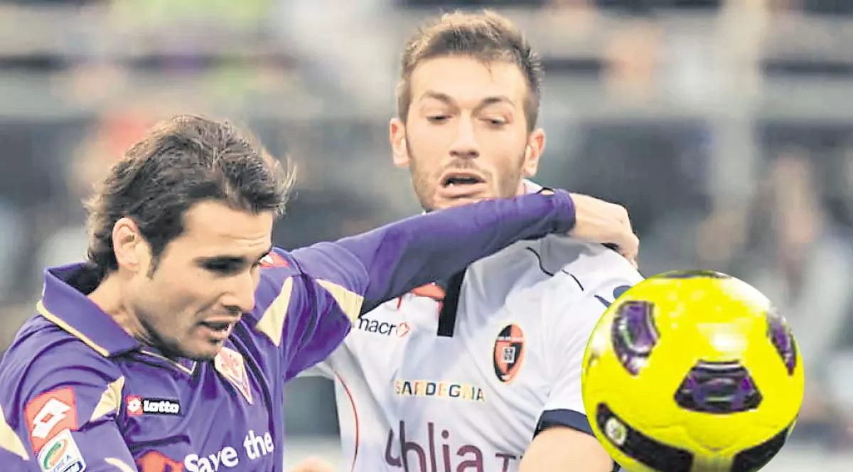 Uite cine scrie poezii despre Mutu!