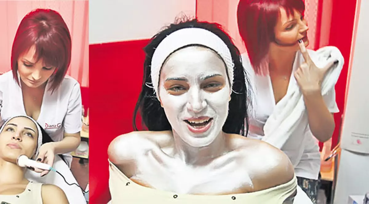 Adelina şi-a pus mască de diamante