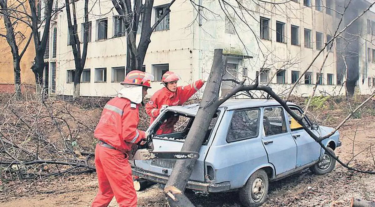 Oprescu se pregăteşte de cutremure. Bagă milioane de euro în sisteme de siguranţă