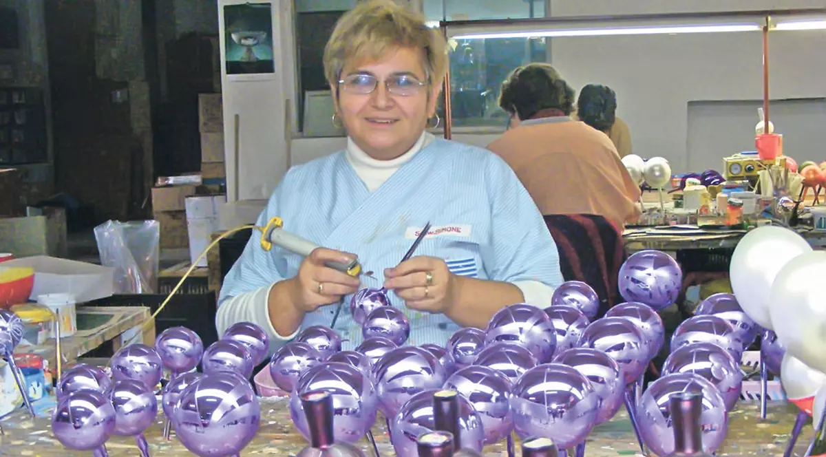 A pictat 3 milioane de globuri