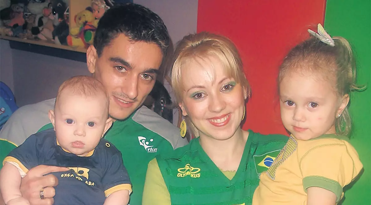 Larisa, către Marian Drăgulescu: «Vrei să ajuţi copiii? Începe cu ai tăi!»