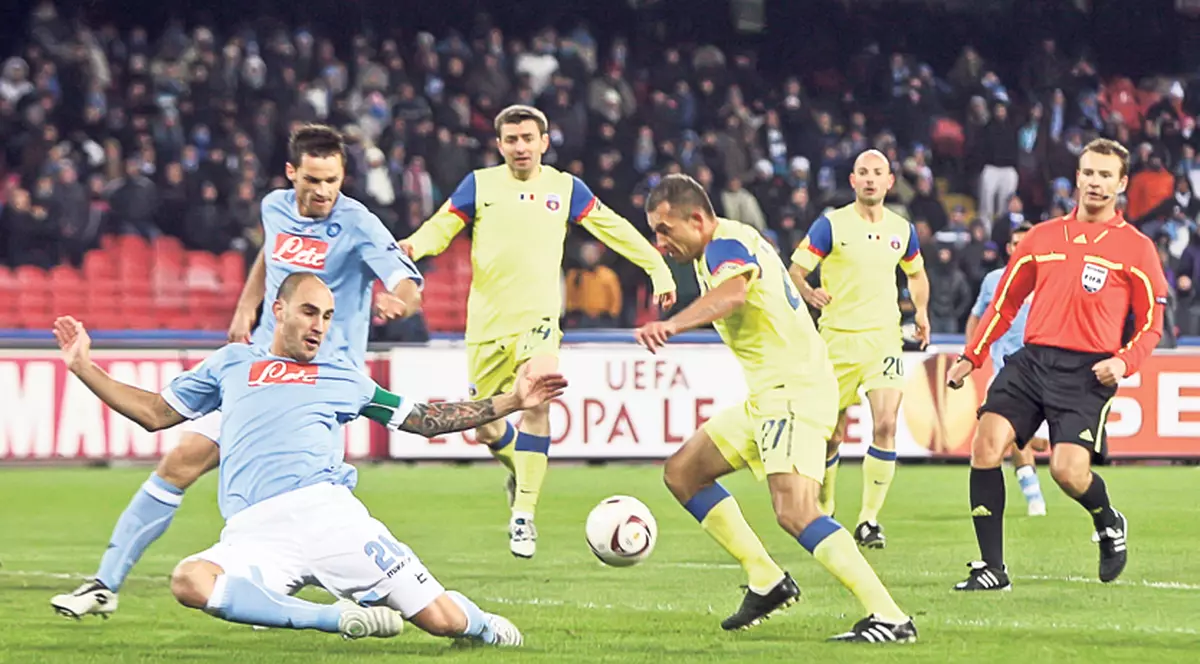Napoli a învins Steaua, scor 1-0, în minutele de prelungire şi ne-a spulberat visul calificării