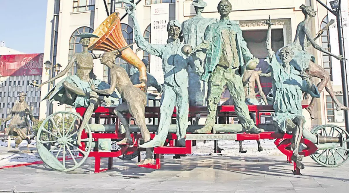 Personajele lui Caragiale «au ieşit» în stradă 