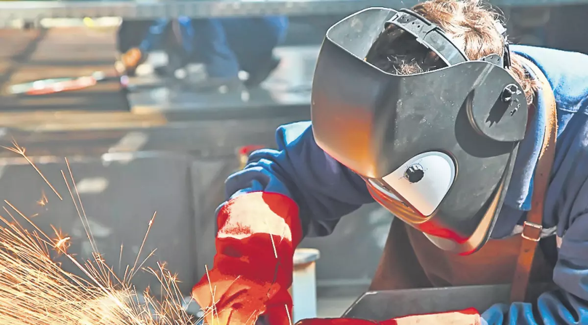 3.000 de euro, salariu de sudor