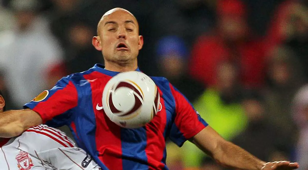 Steaua a anunţat oficial despărţirea de mijlocaşul Angelov 