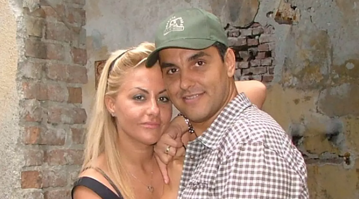 Cristi Brancu şi Oana Turcu se iubesc la nebunie: "Fiecare dimineaţă începe cu un zambet şi un sărut!" 