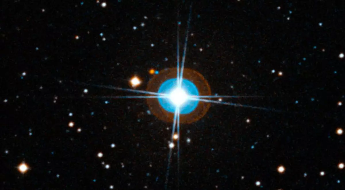 Un instalator a descoperit patru planete noi fără telescop