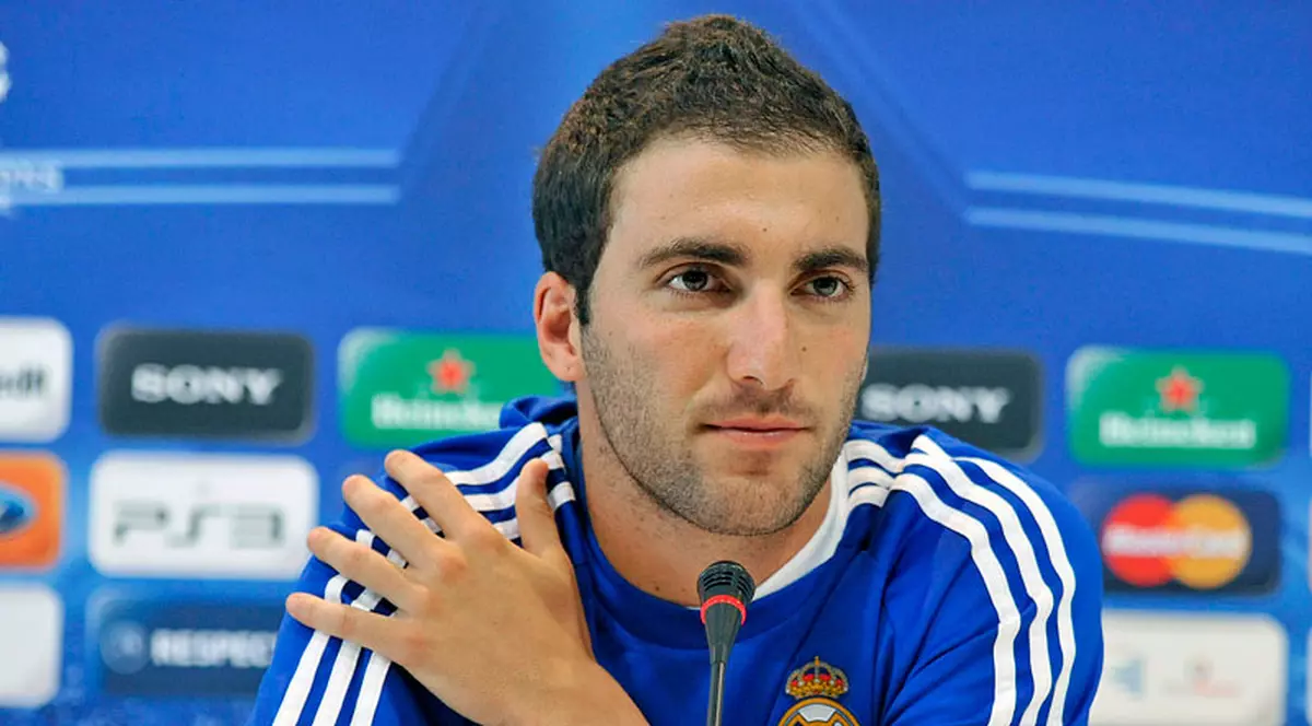 Higuain va rata, cel mai probabil, restul sezonului