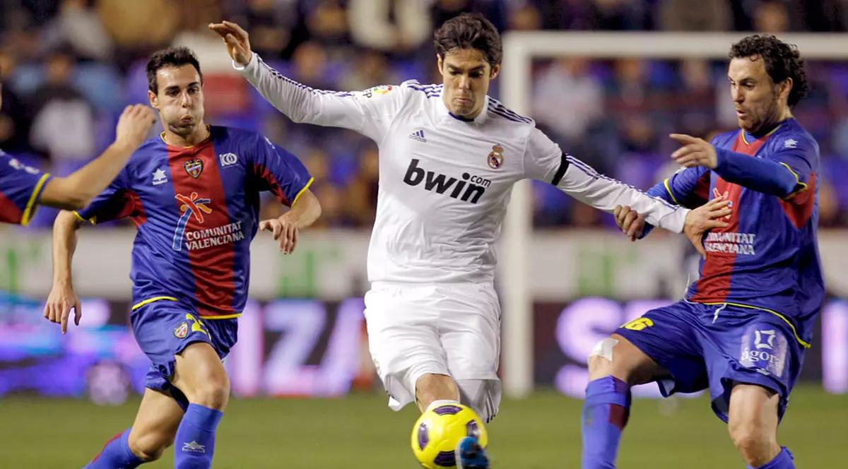 Video | Real pierde în Cupă, dar joacă în sferturi cu Atletico. Barca dă piept cu Betis