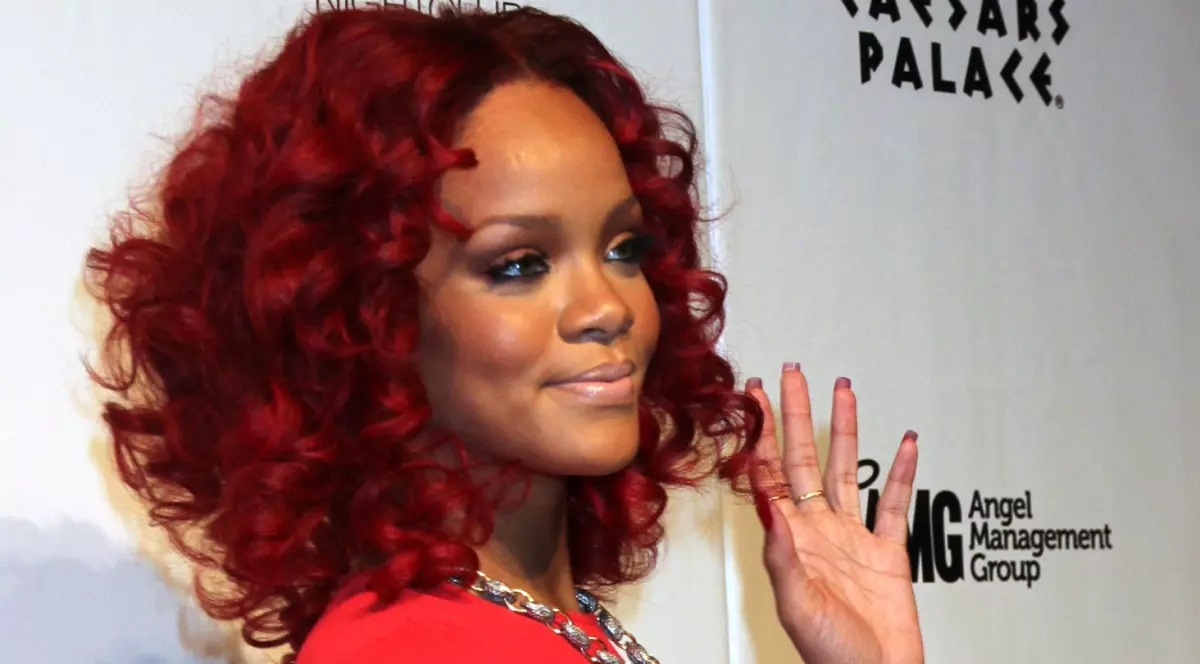 Rihanna, la fel de bună ca Elvis Presley: a ajuns în topurile britanice 5 ani la rând