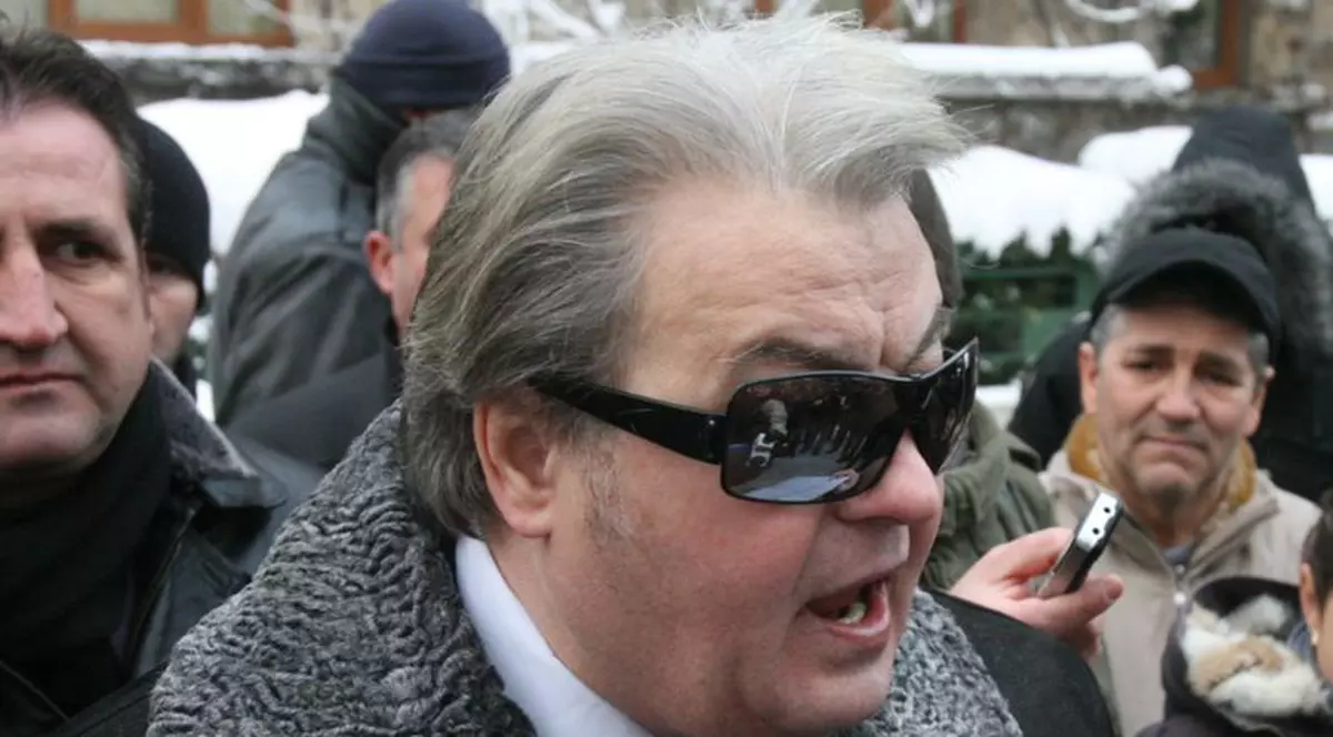 Vadim vrea să-i dea lui Băse o pereche de cătuşe, drept mărţişor