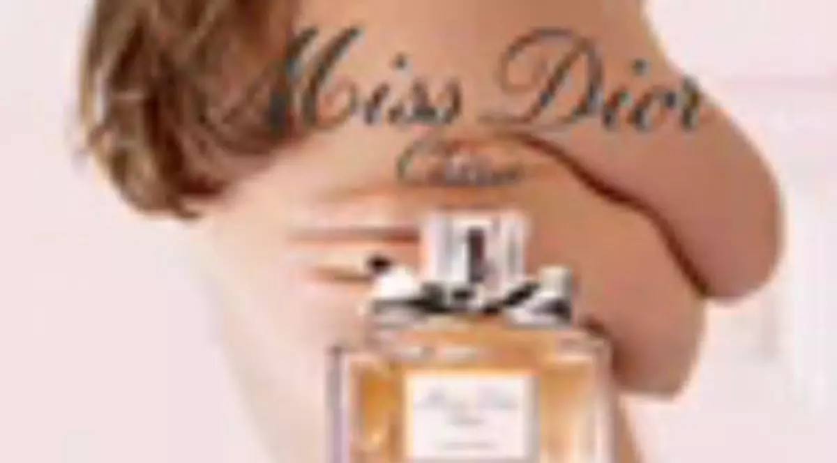 Natalie Portman, goală pentru o reclamă la parfum
