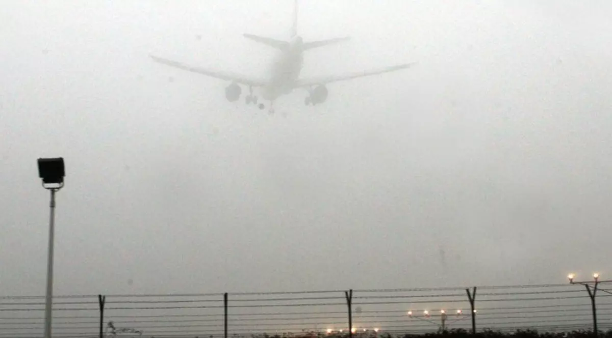 Din cauza ceţii, 24 de curse au întârzieri pe Aeroportul din Timişoara