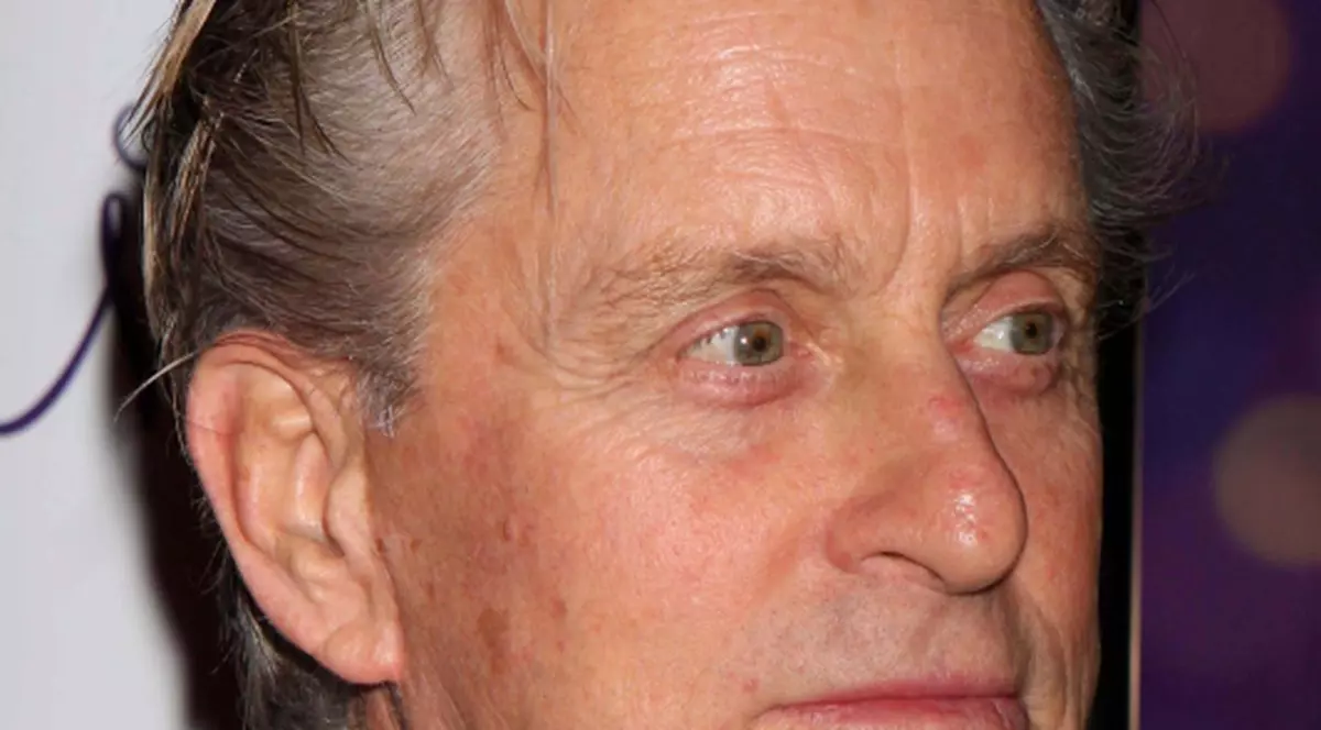 Michael Douglas este supărat pe medicii săi