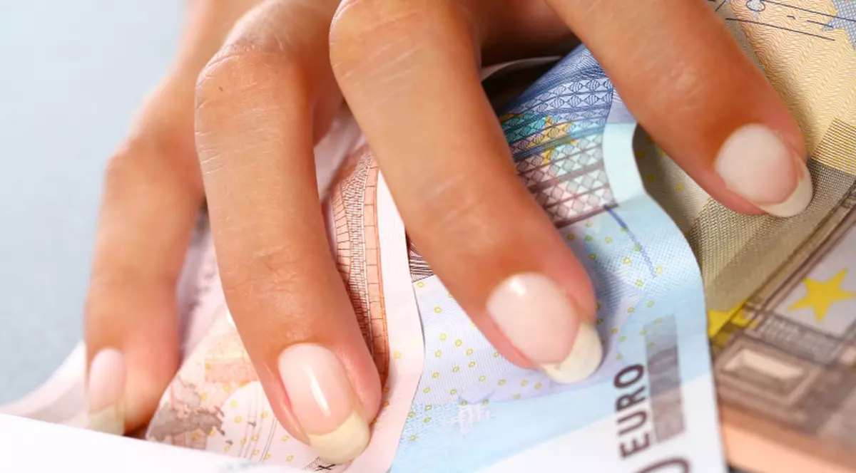 Femeia care a cumpărat un copil cu 5.000 de euro a fost prinsă