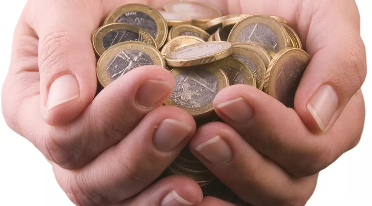 România e singura ţară din UE în care salariul minim a scăzut în 2010