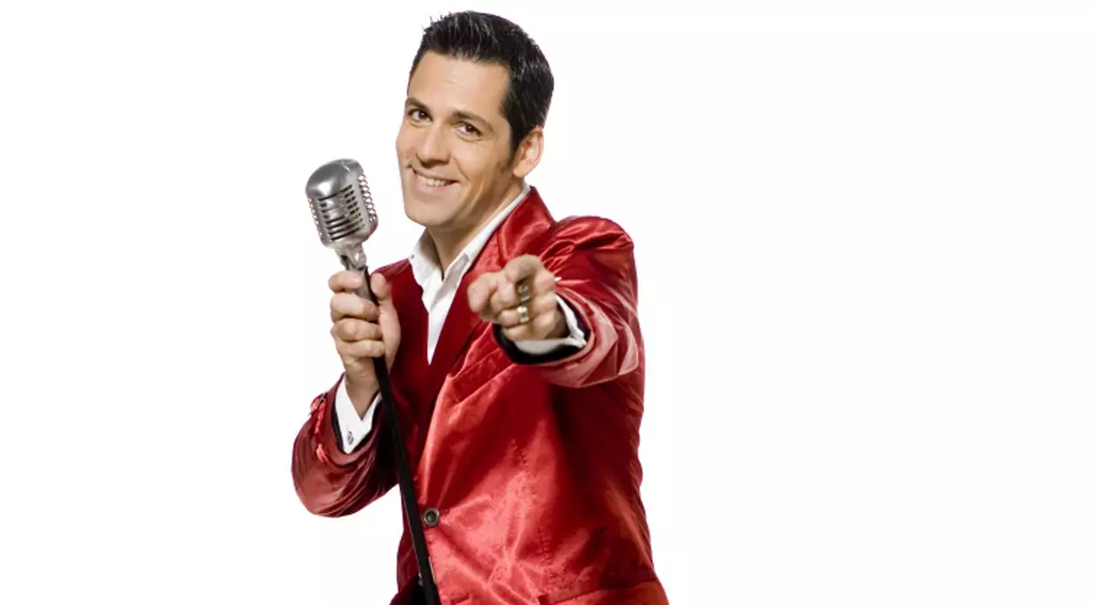 Ştefan Bănică jr. revine în comedia 'Desculţ în parc'