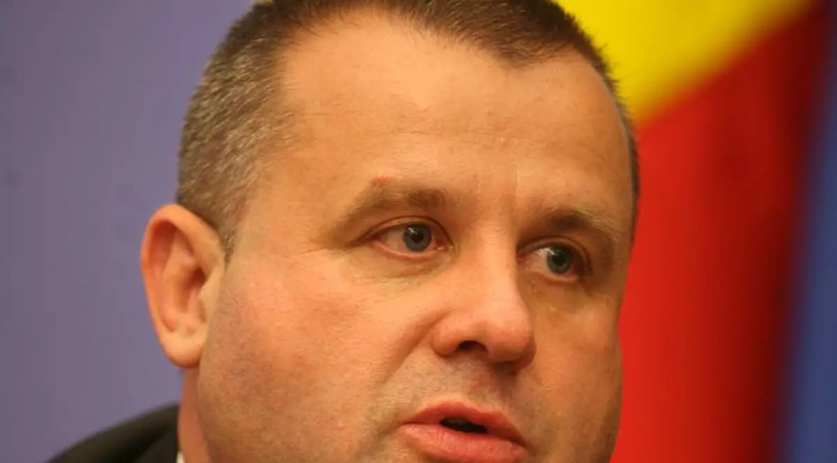 Negocieri eşuate pentru Codul Muncii: Sindicatele cer demisia lui Botiş