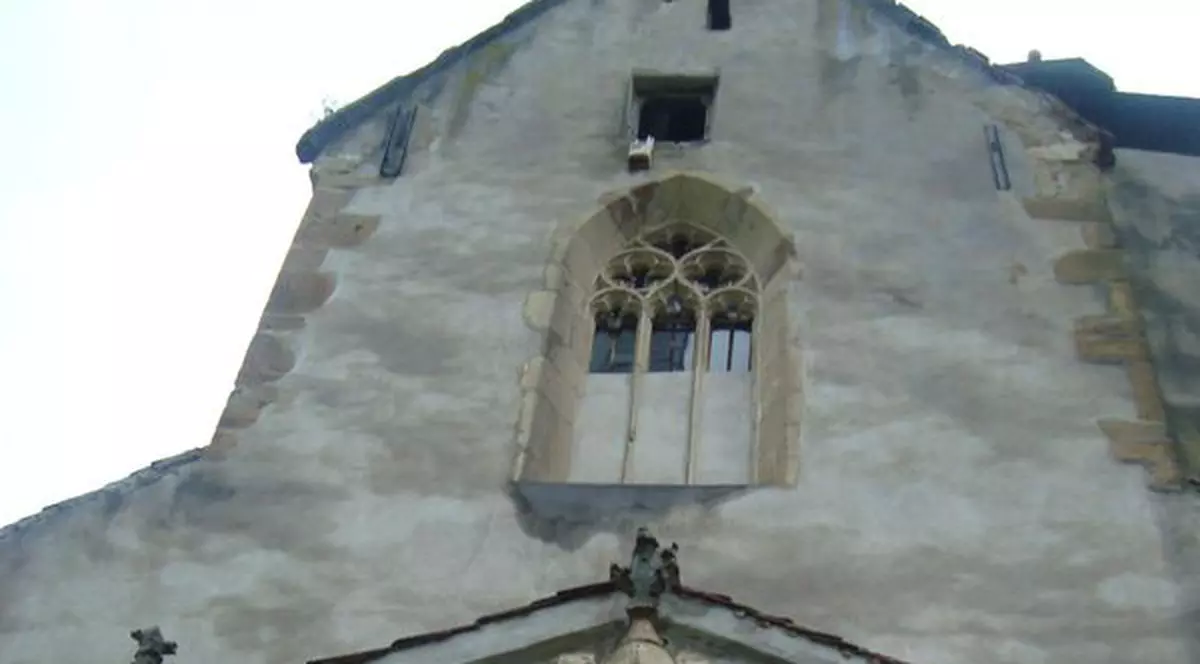 Pentru că femeile nu erau atente la slujbă şi îi admirau formele, preoţii au îmbrăcat statuia Sf. Ioan Botezătorul