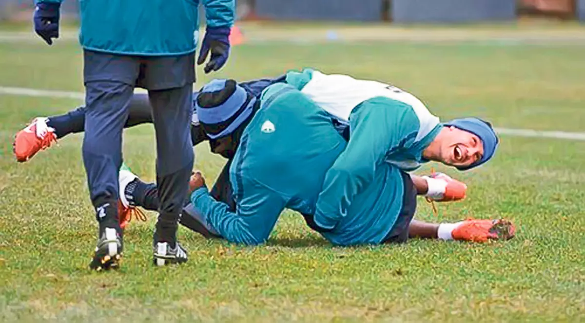 Cristi Chivu a fost pus pe glume la antrenamentul de ieri al lui Inter şi şi-a luat colegii la trântă
