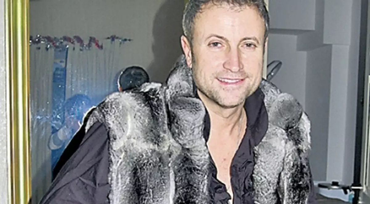 Bote şi-a luat vestă de blană de 5.000 €